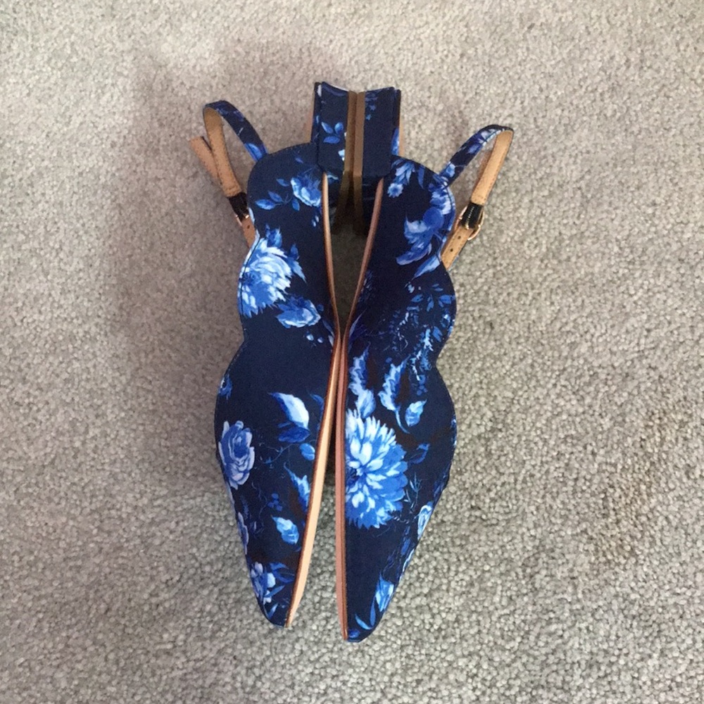 NWOT Talbots Blue Floral Slip On Flats - Picture 2 of 5
